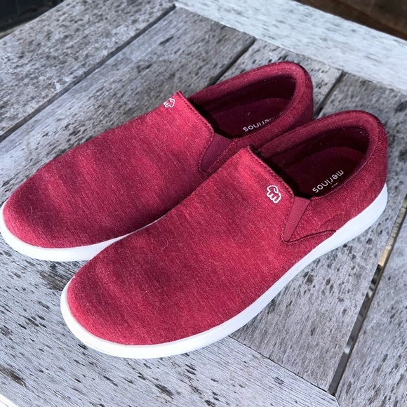 Merinos slip ons. Womens 11 - Picture 1 of 2